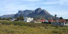 Sunny one-bedroom self catering separate entrance